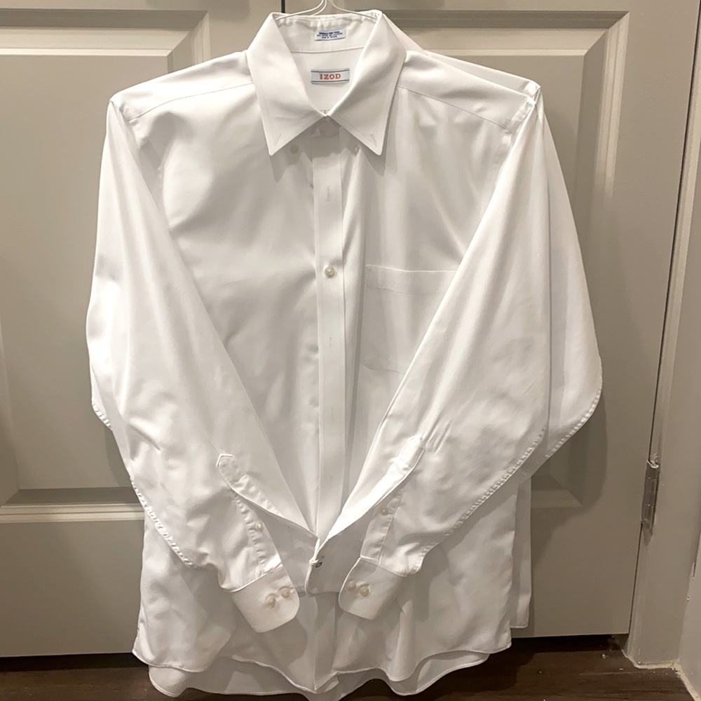 IZOD 15 1/2       32/33 White Dress Shirt